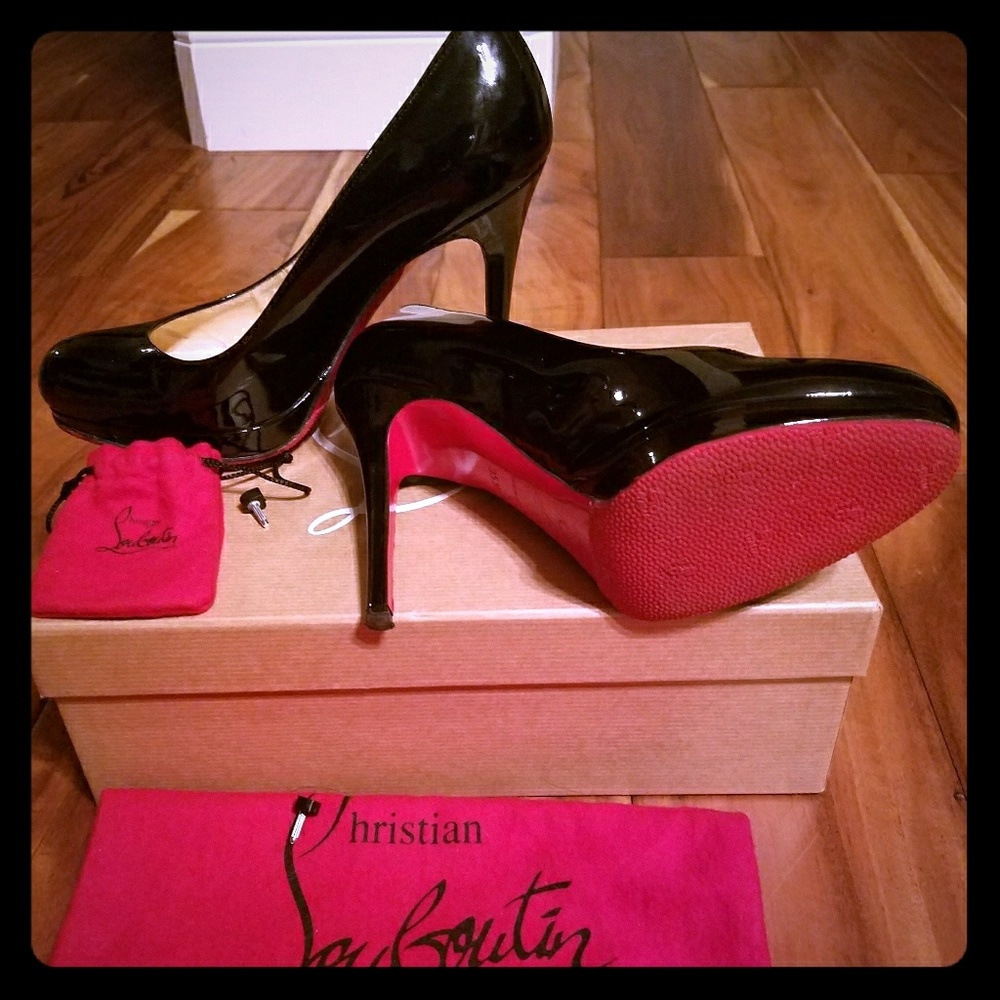 Loubotin New Simple pump 35.5